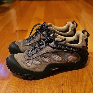 Women Merrell Brown and Black Hiking Shoes Size 6.5